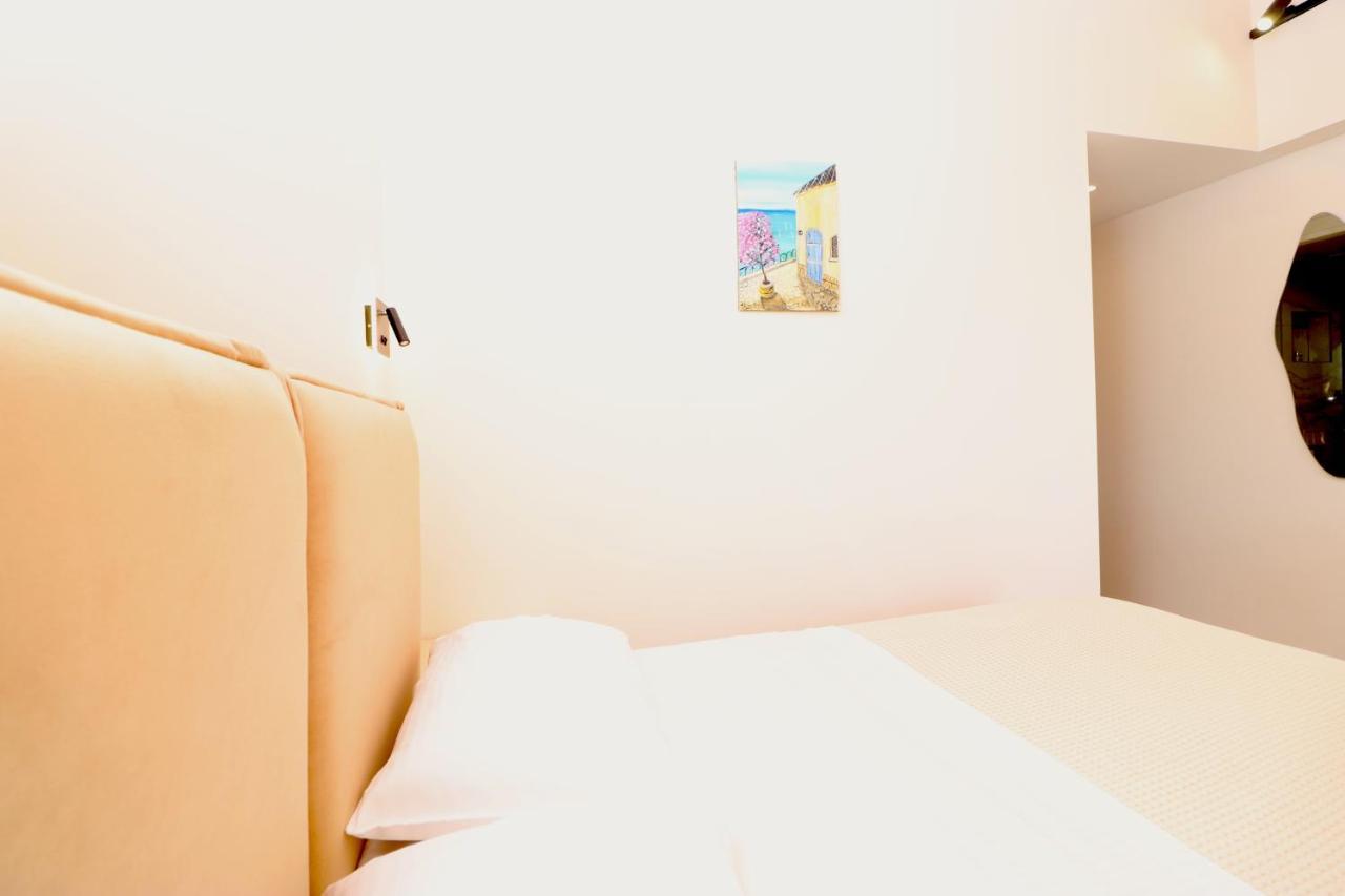Fegi Rooms Himare Exterior photo
