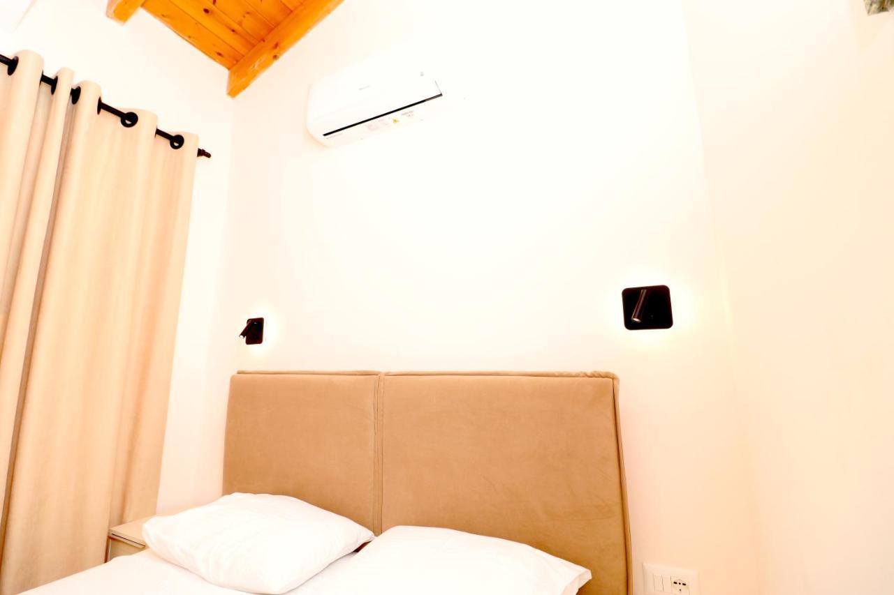 Fegi Rooms Himare Exterior photo