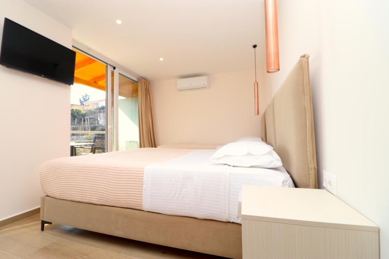 Fegi Rooms Himare Exterior photo