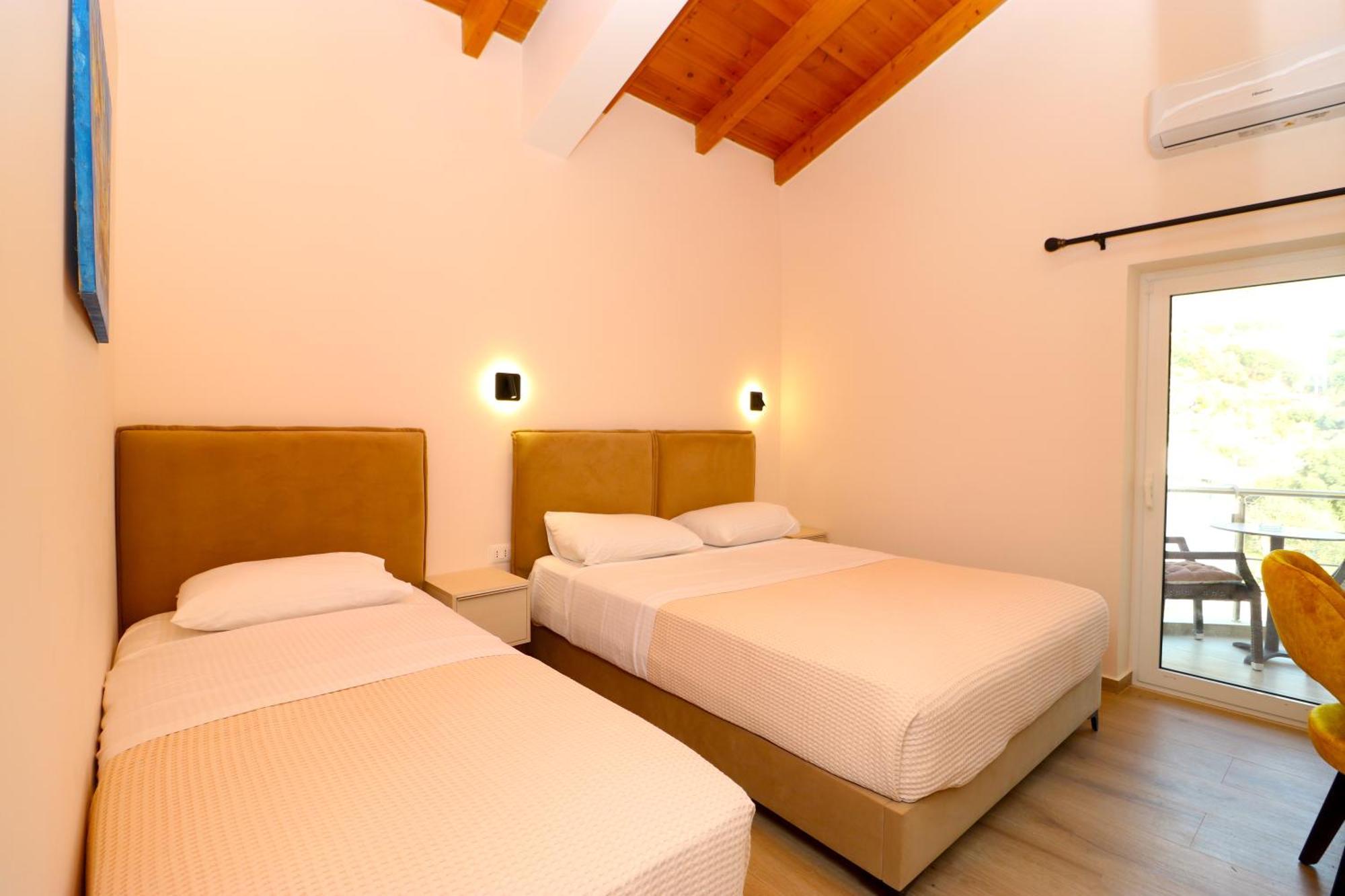 Fegi Rooms Himare Exterior photo